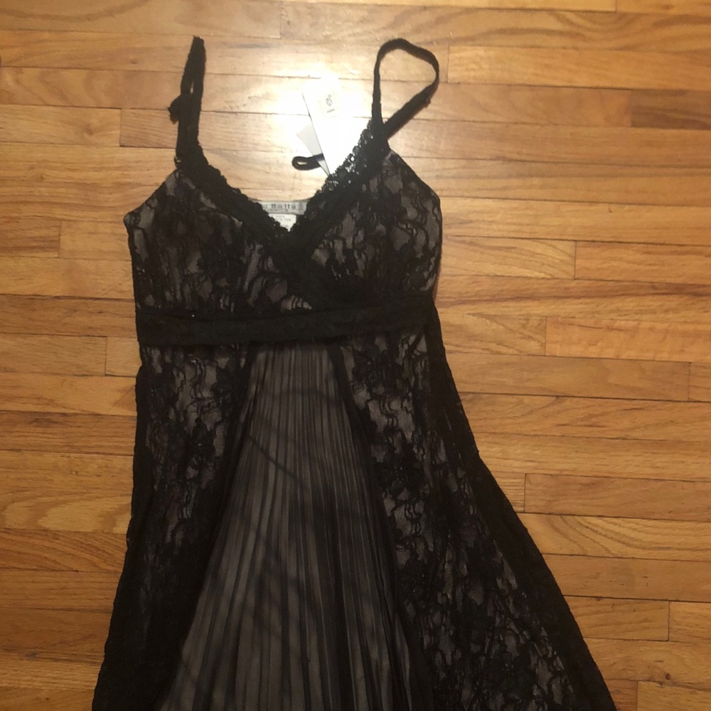 Black Dress - Picture 2 of 8